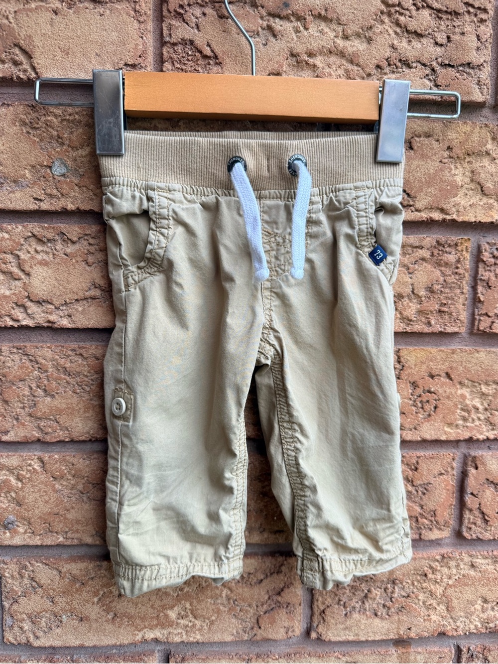 10/$25 • Tan Pull-On Cargo Pants with Drawstring